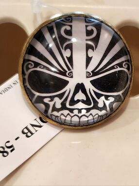12 Pack Black & White Skull Cabinet/Dresser Knobs